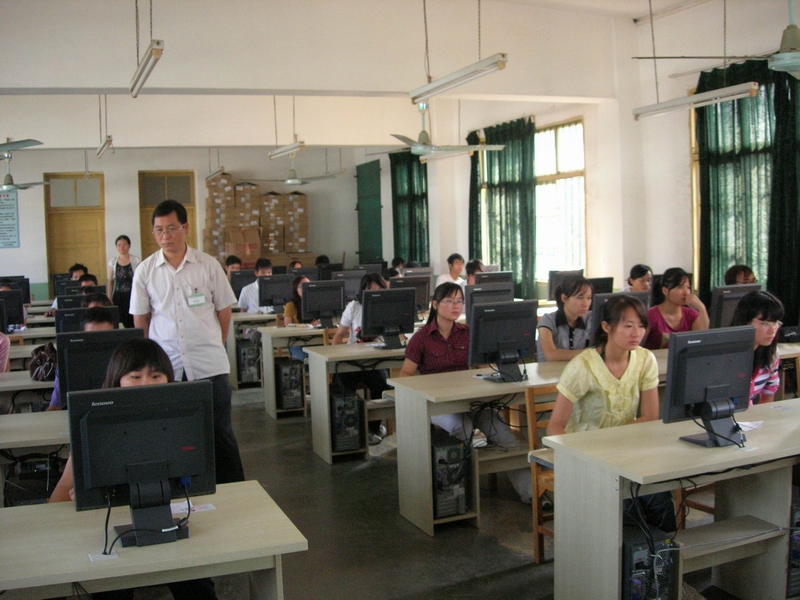 src=http://class.itatedu.com/matches5/upload/matches5/2009/10/17/gx099405200910171236318788.jpg