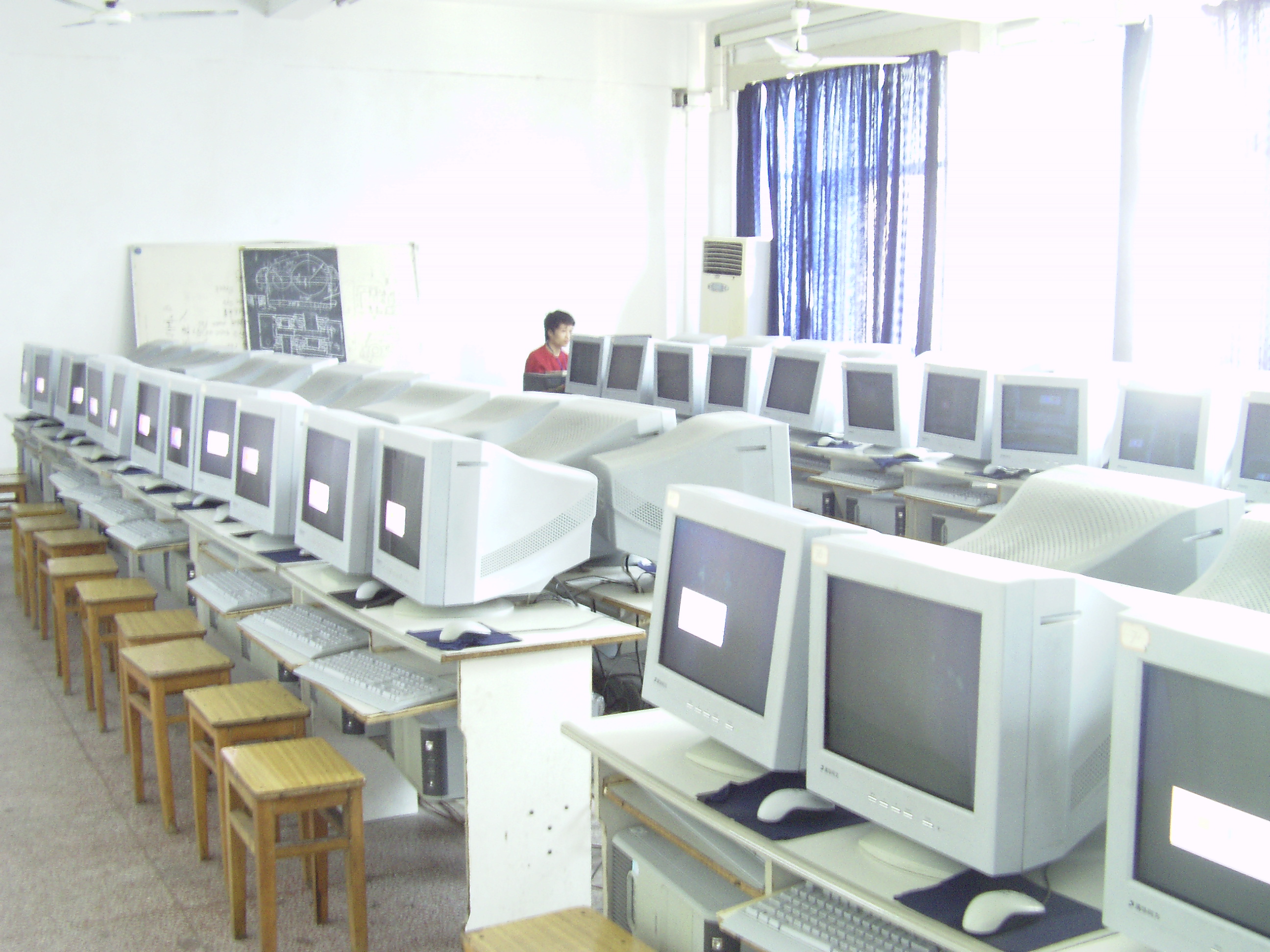 src=http://class.itatedu.com/matches5/upload/matches5/2009/10/17/jx13196820091017949012210.jpg