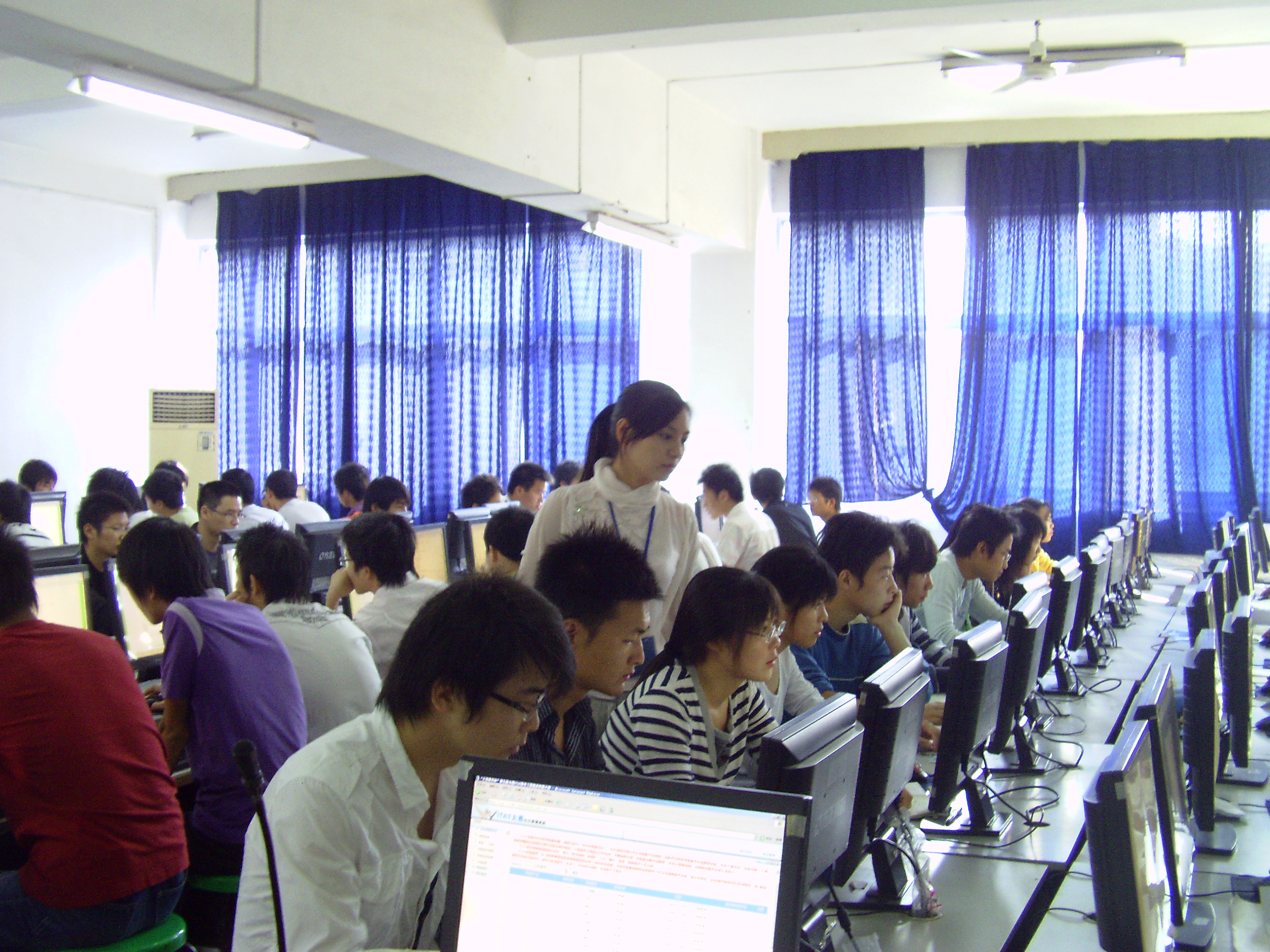 src=http://class.itatedu.com/matches5/upload/matches5/2009/10/17/jx13279420091017936273034.jpg