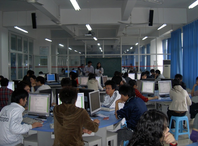 src=http://class.itatedu.com/matches5/upload/matches5/2009/10/19/cqgszy69812009101910384625865.jpg