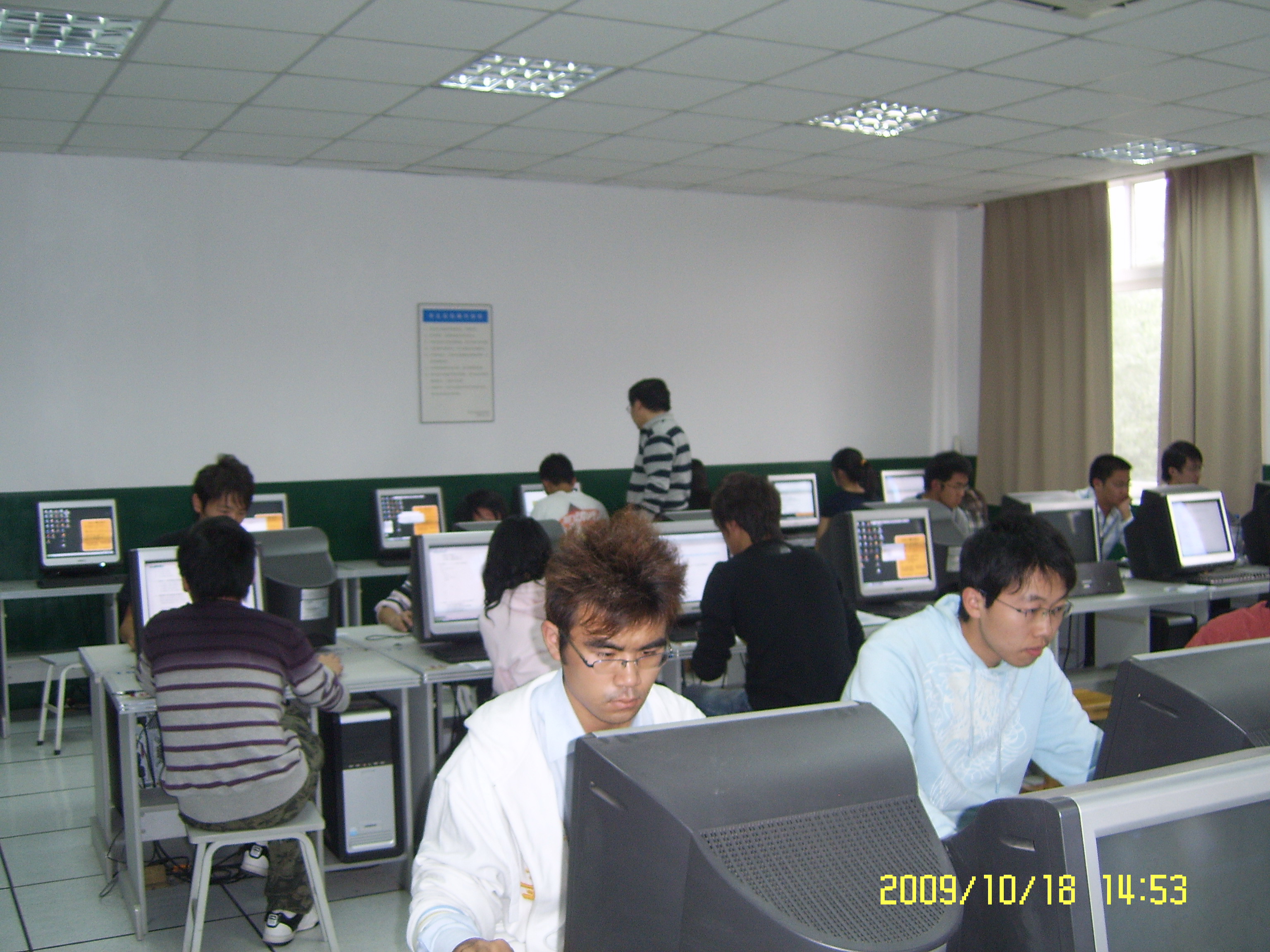 src=http://class.itatedu.com/matches5/upload/matches5/2009/10/21/js0750832009102121484498427.jpg