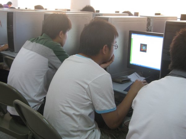 src=http://class.itatedu.com/matches5/upload/matches5/2009/10/21/yedx7097200910218205636444.jpg