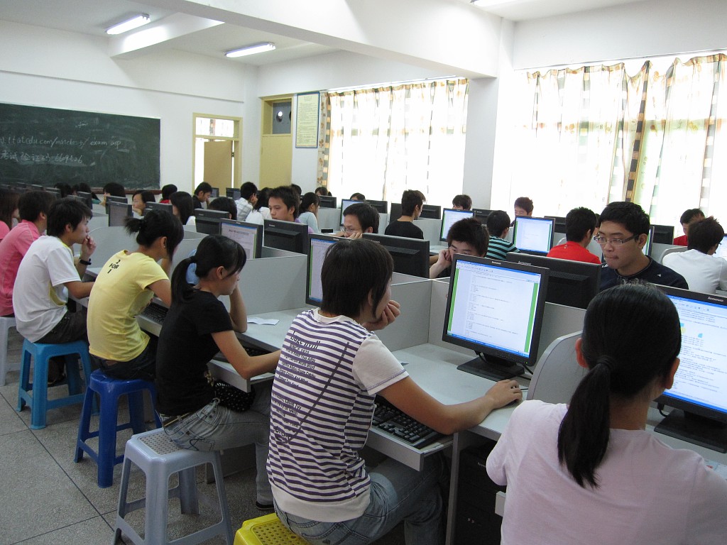 src=http://class.itatedu.com/matches5/upload/matches5/2009/10/23/qzlmzy61052009102310151830275.jpg