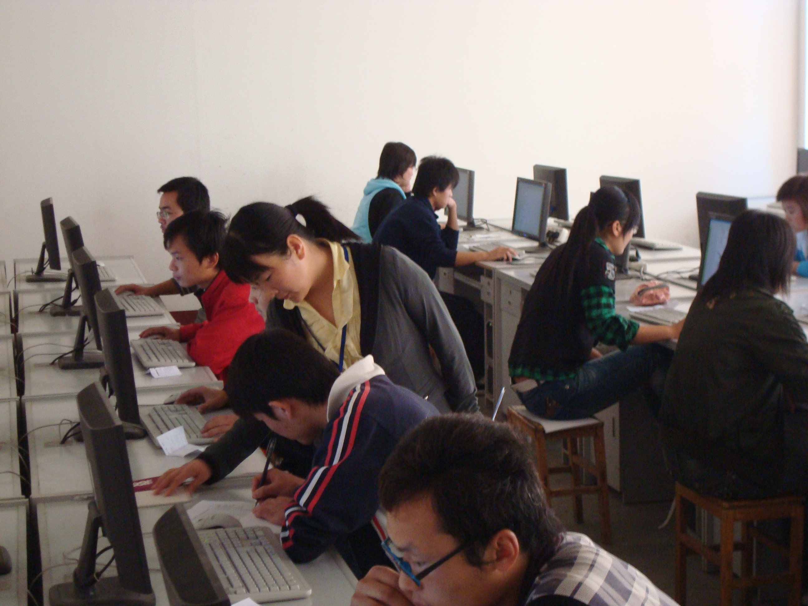 src=http://class.itatedu.com/matches5/upload/matches5/2009/10/23/sd2670242009102320463482410.jpg