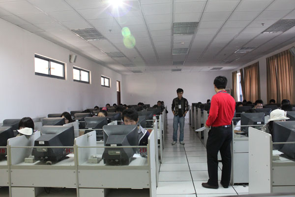 src=http://class.itatedu.com/matches5/upload/matches5/2009/10/24/js184970200910249555565891.jpg