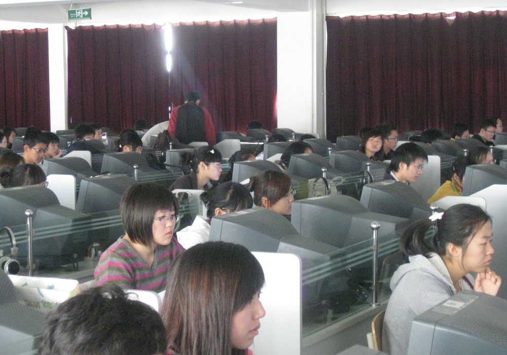 src=http://class.itatedu.com/matches5/upload/matches5/2009/10/24/tj05290200910242091728180.jpg