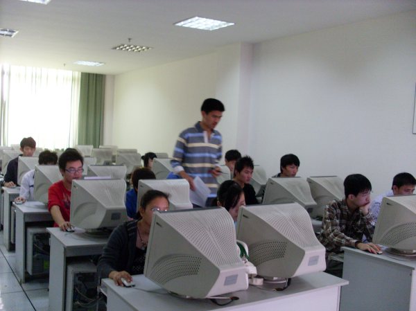 src=http://class.itatedu.com/matches5/upload/matches5/2009/10/25/jxvtc778520091025135386116.jpg