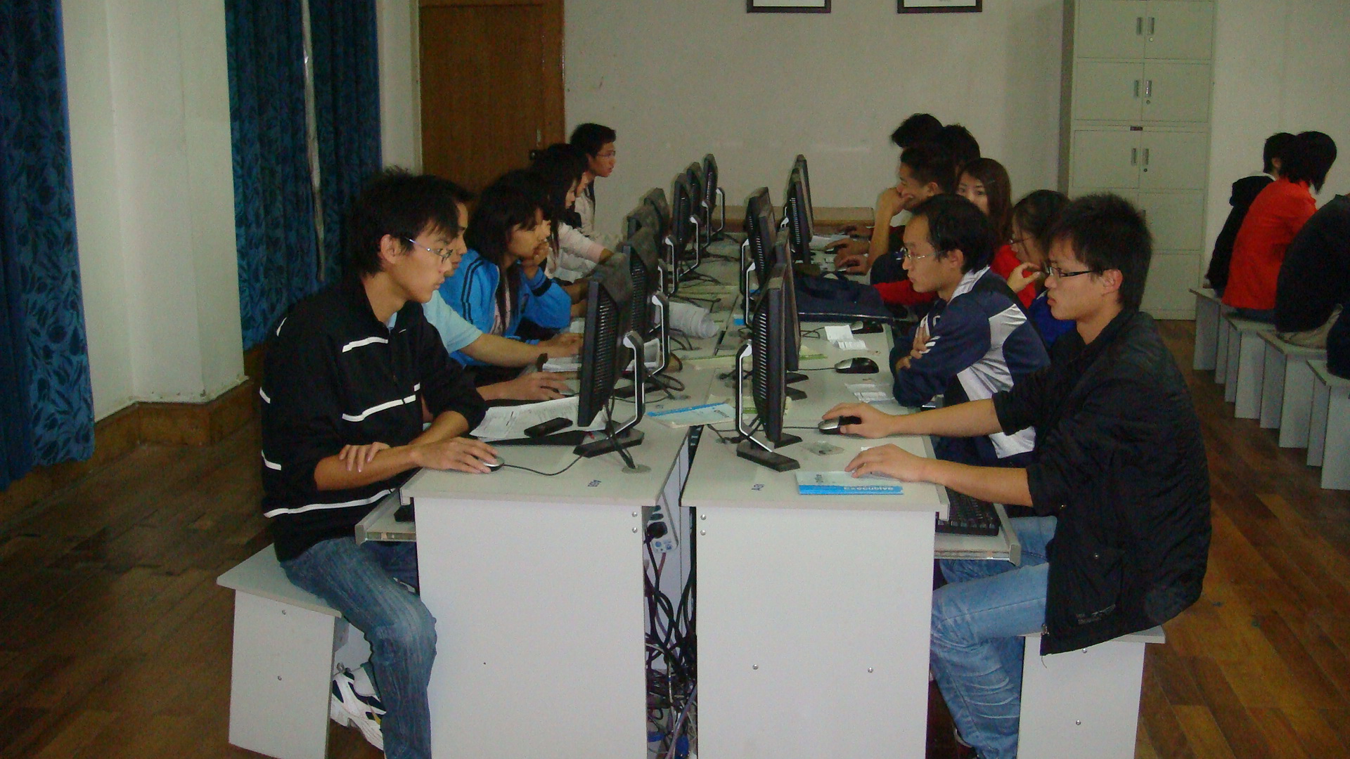 src=http://class.itatedu.com/matches5/upload/matches5/2009/10/25/yn246183200910252031174816.jpg