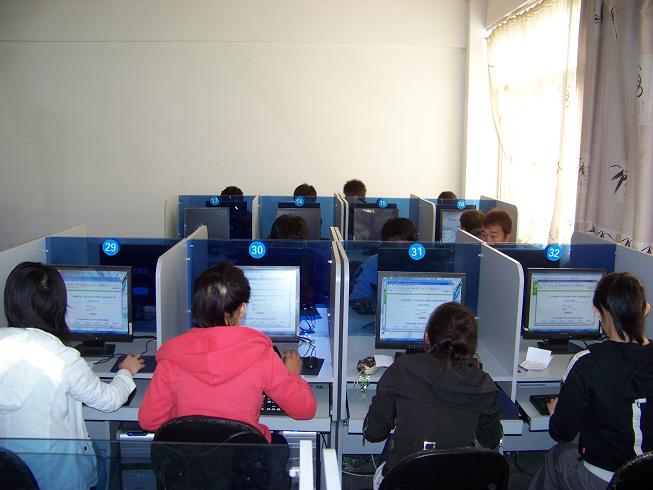 src=http://class.itatedu.com/matches5/upload/matches5/2009/10/26/ln40478200910268199656.jpg