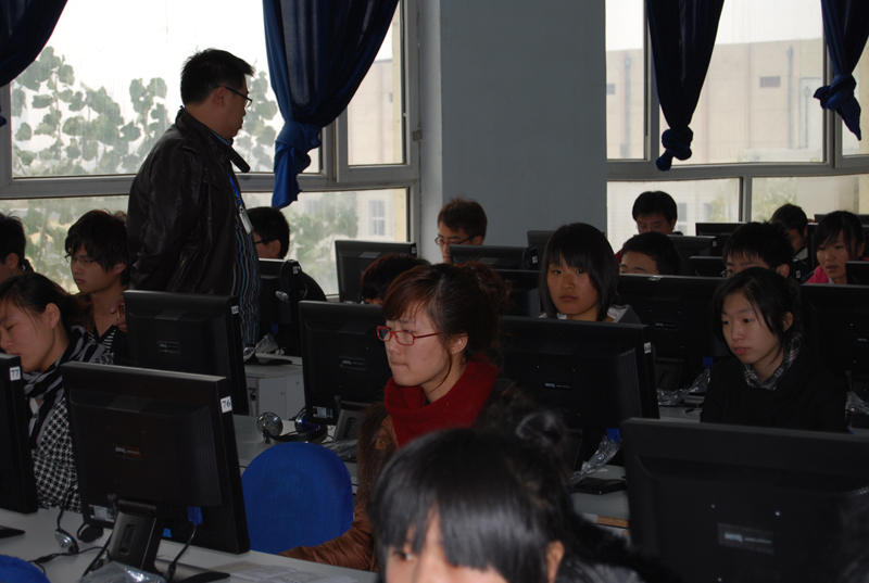 src=http://class.itatedu.com/matches5/upload/matches5/2009/11/6/jl009824620091160101917600.jpg