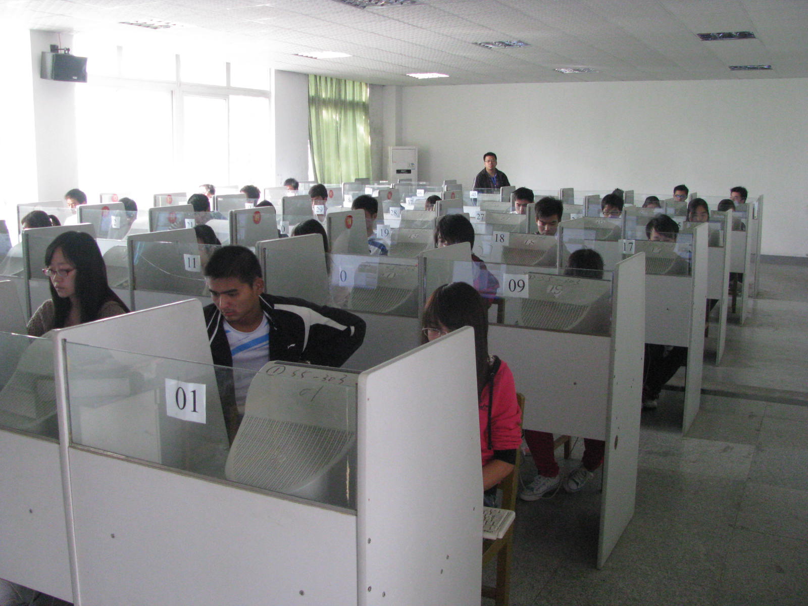 src=http://class.itatedu.com/matches6/upload/matches5/2011/10/19/hb-whs569420111019121969790.jpg