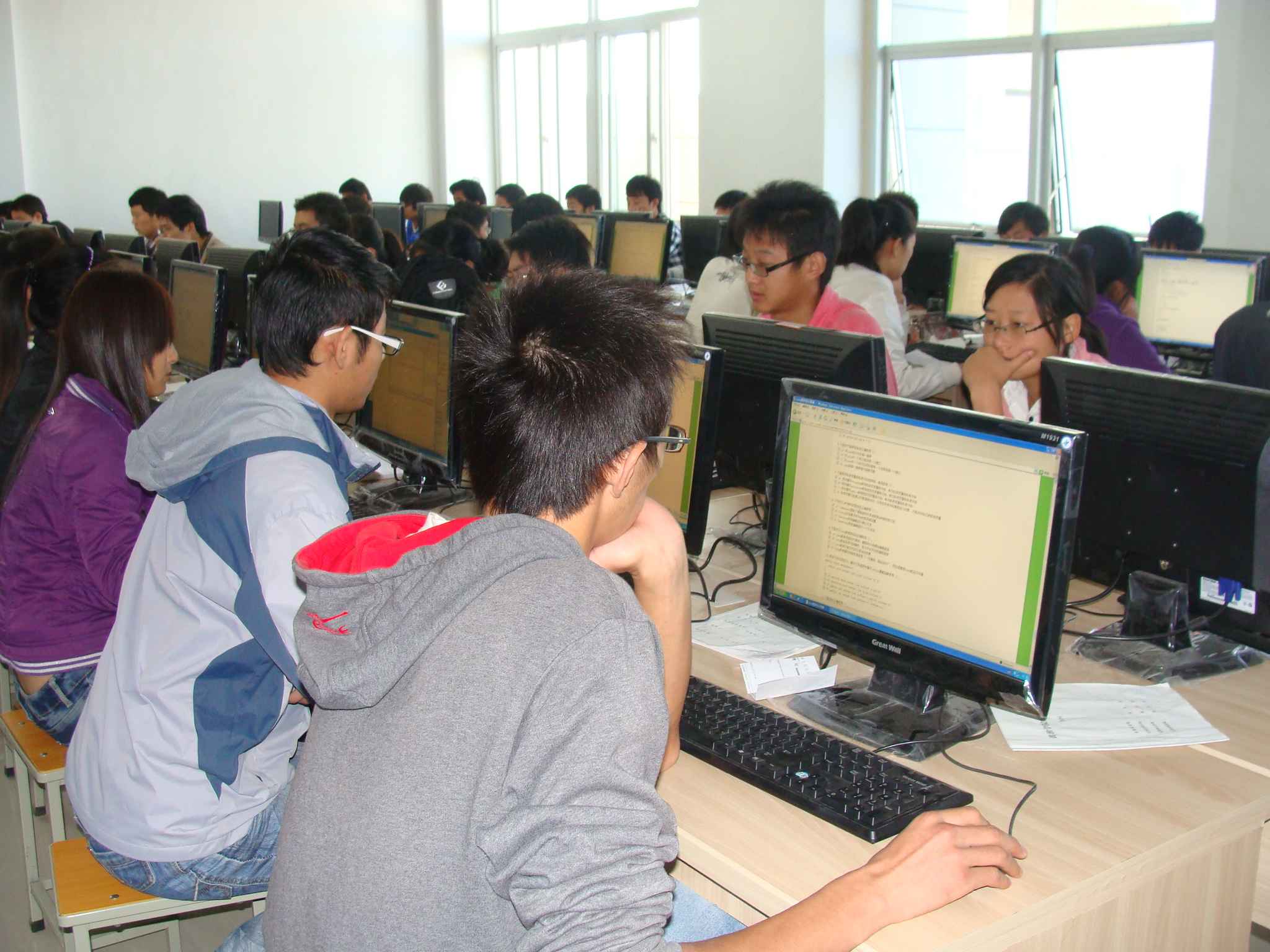 src=http://class.itatedu.com/matches6/upload/matches5/2011/10/19/hn-hhx7001201110198243172164.jpg