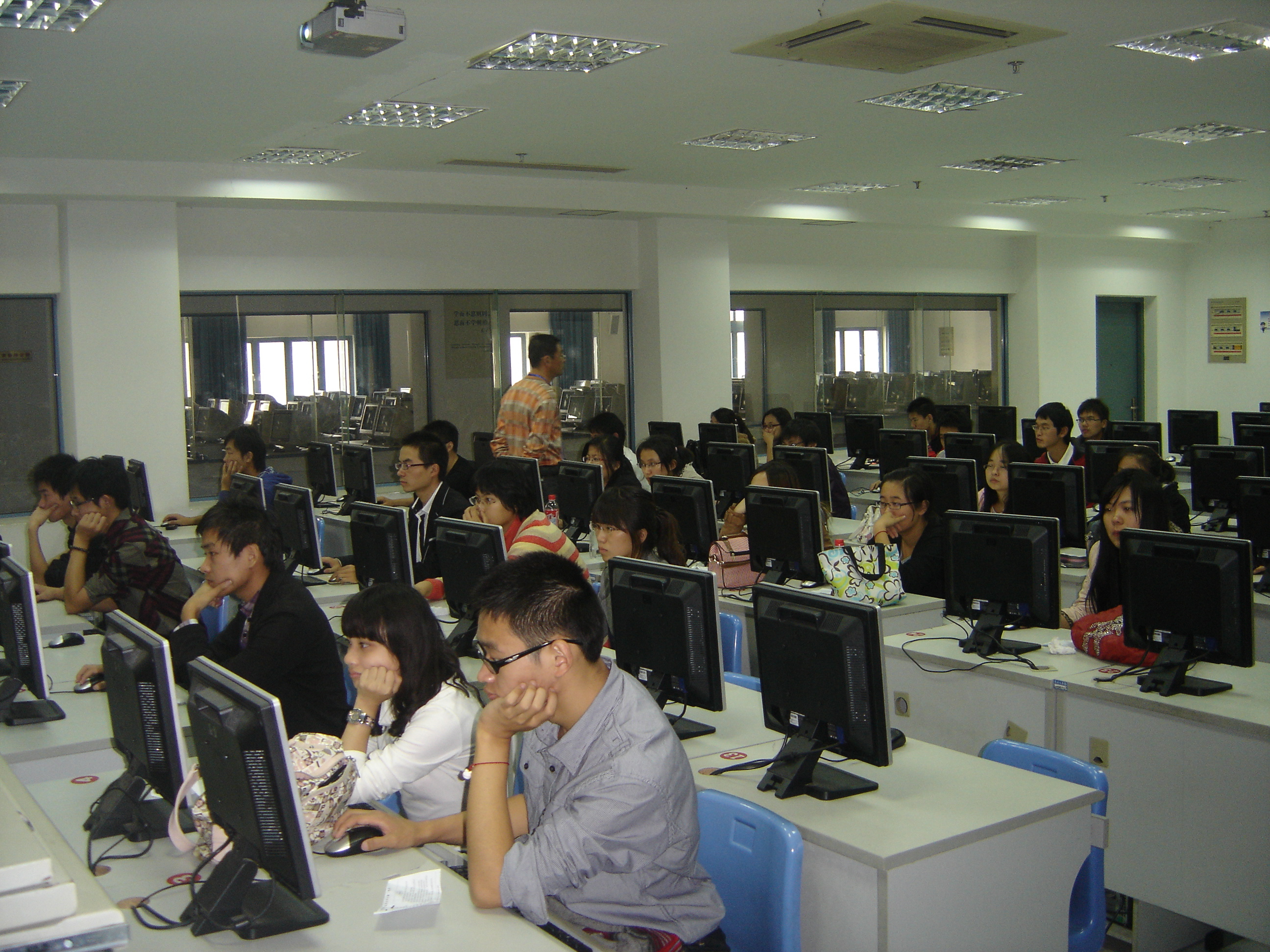 src=http://class.itatedu.com/matches6/upload/matches5/2011/10/19/js-ntd2686201110191438546909.jpg