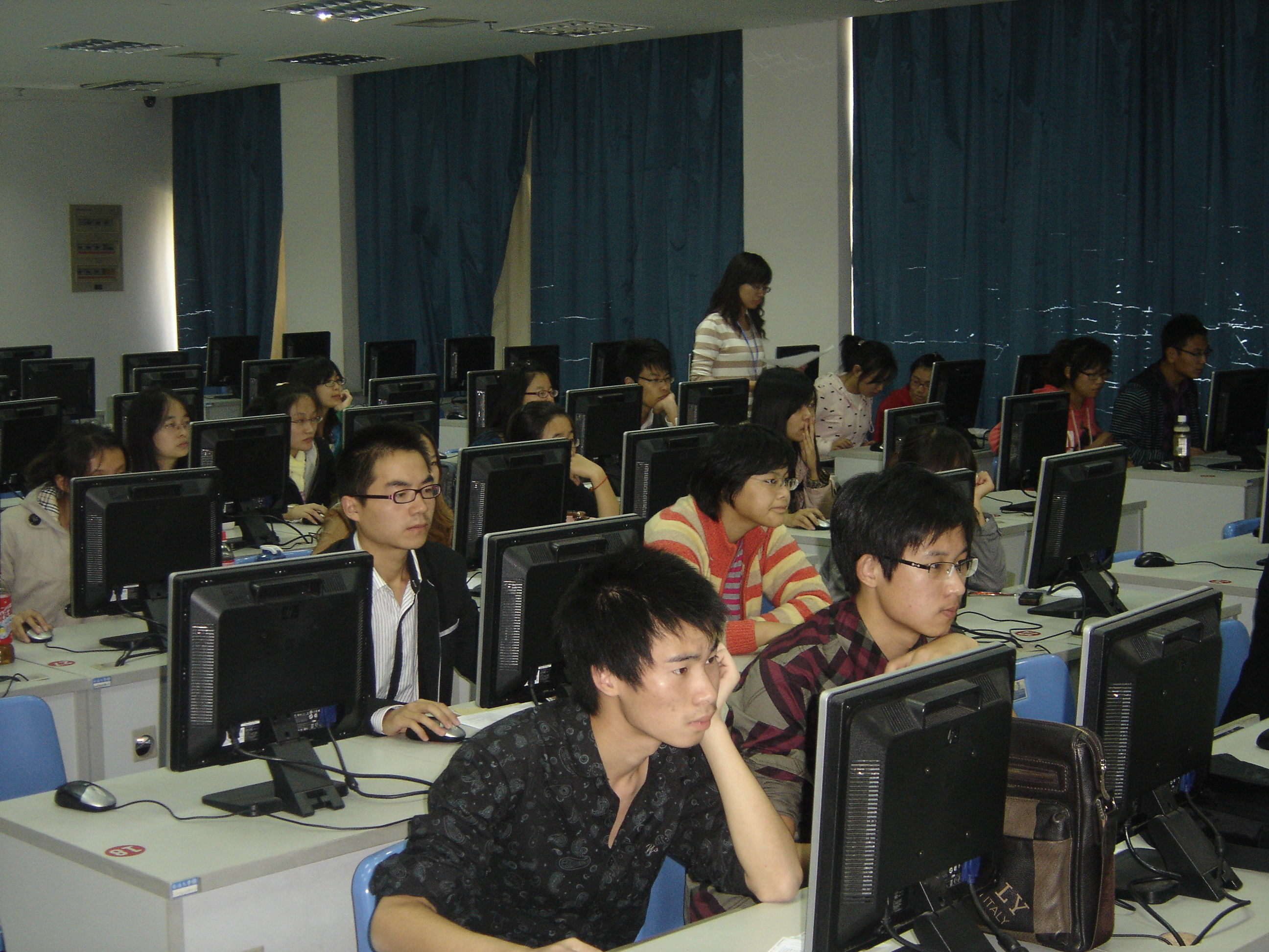 src=http://class.itatedu.com/matches6/upload/matches5/2011/10/19/js-ntd3292011101914394453566.jpg
