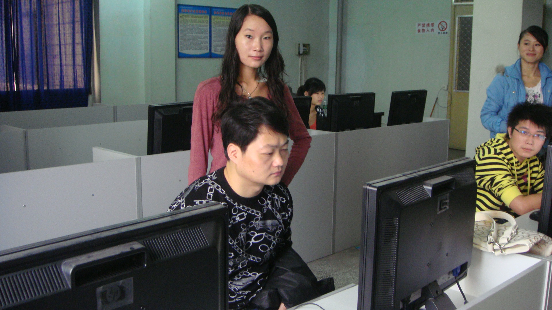 src=http://class.itatedu.com/matches6/upload/matches5/2011/10/20/sc-ybx96382011102012304172736.jpg