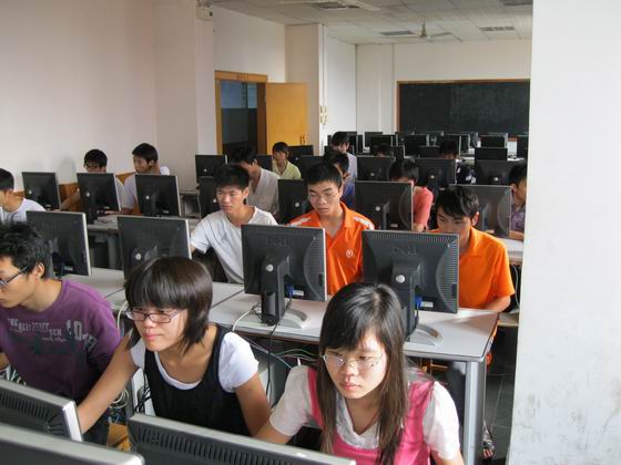 src=http://class.itatedu.com/matches6/upload/matches5/2011/10/23/gx-gxj11072011102310411272412.jpg