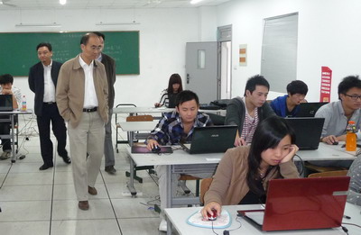 src=http://class.itatedu.com/matches6/upload/matches5/2011/10/24/js-njt92312011102410543895873.jpg