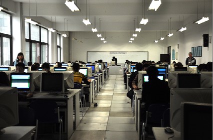 src=http://class.itatedu.com/matches6/upload/matches5/2011/10/24/ln-dlg8624201110248413675015.jpg