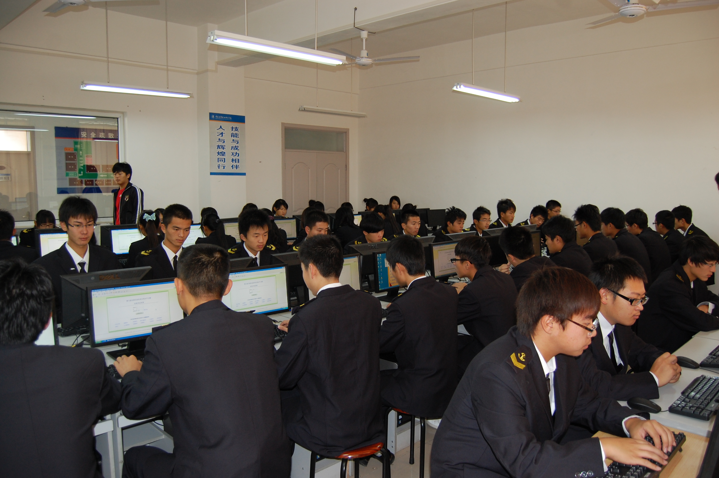 src=http://class.itatedu.com/matches6/upload/matches5/2011/10/24/sd-qdg66042011102415532521565.jpg