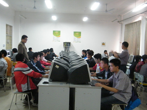 src=http://class.itatedu.com/matches6/upload/matches5/2011/10/24/sd-sdz77482011102411122859099.jpg