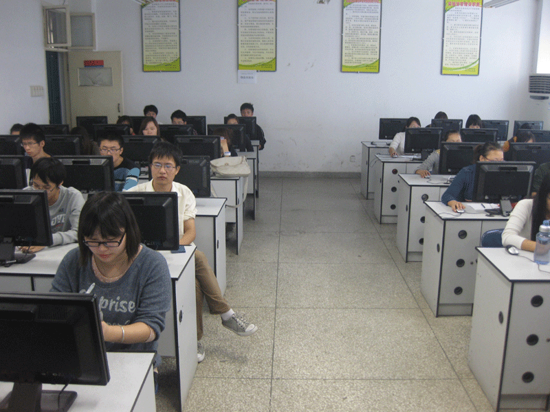 src=http://class.itatedu.com/matches7/upload/FCK/2012/10/15/hn-lys71792012101516511624607.gif