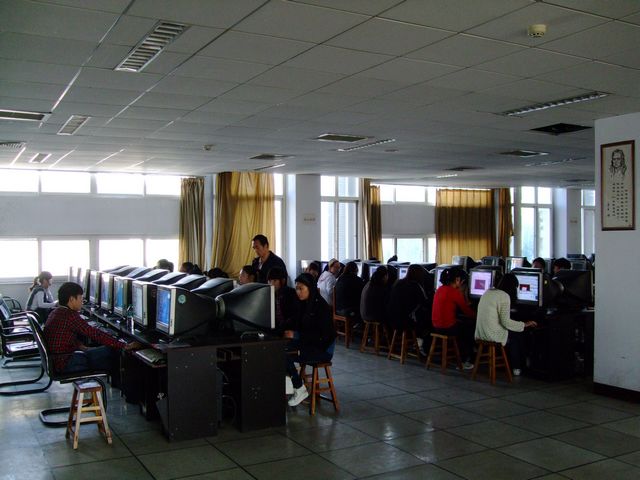 src=http://class.itatedu.com/matches7/upload/FCK/2012/10/19/hb-bdx2088201210191449739853.jpg