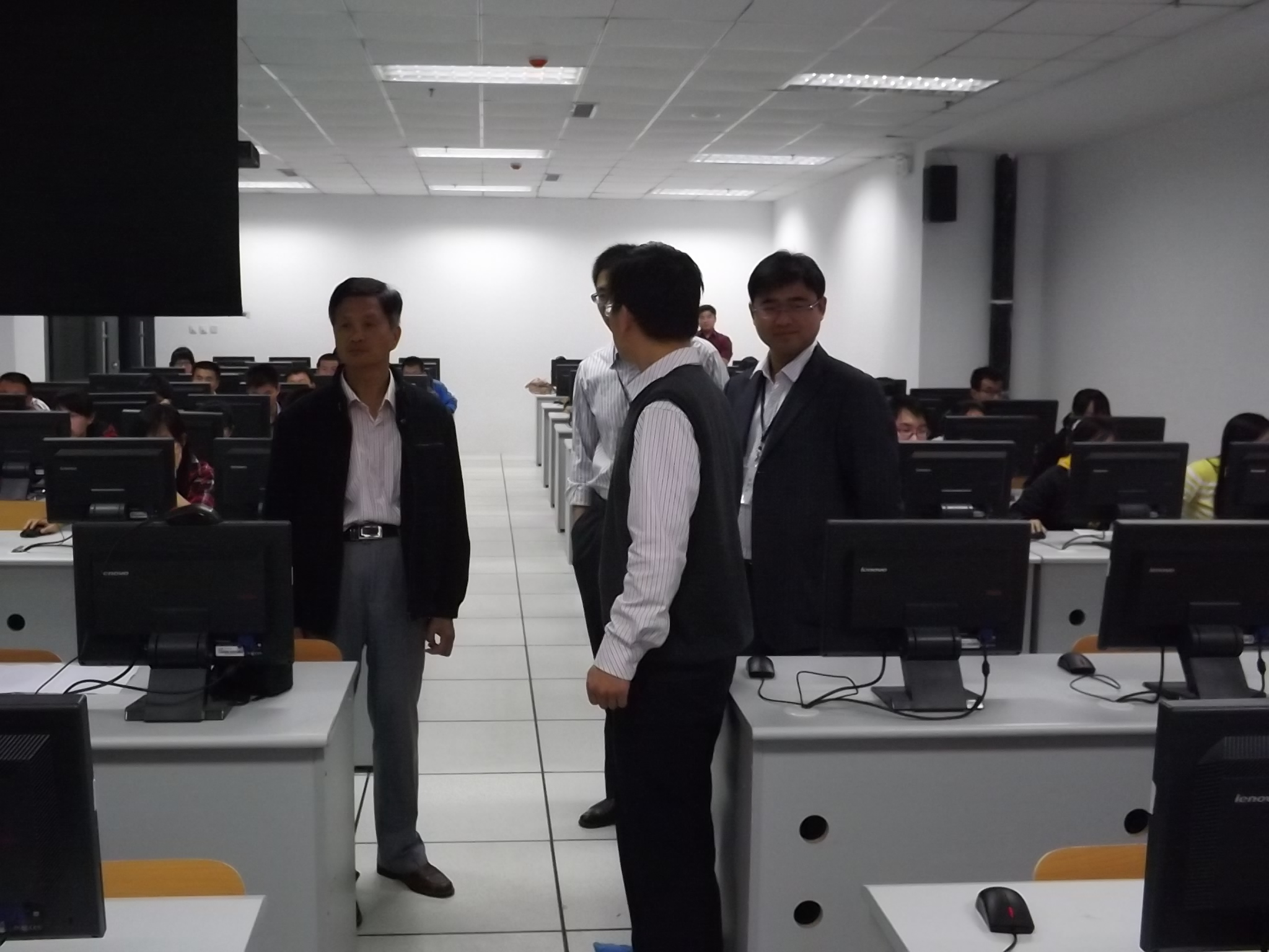 src=http://class.itatedu.com/matches7/upload/FCK/2012/10/29/青岛理工大学87052012102916513071041.jpg